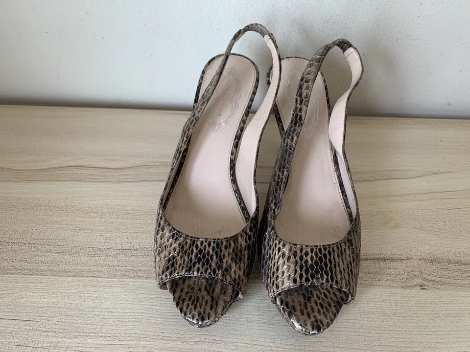 Elie Tahari Womens sz 7.5B snake skin peep toe slingback platform pumps shoes - Imagem 2 de 4