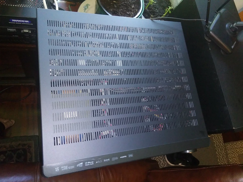 Harman/Kardon AVR-7550HD 7.2 Home Theater AV Receiver • Dolby DTS Logic 7 - Image 3 of 4