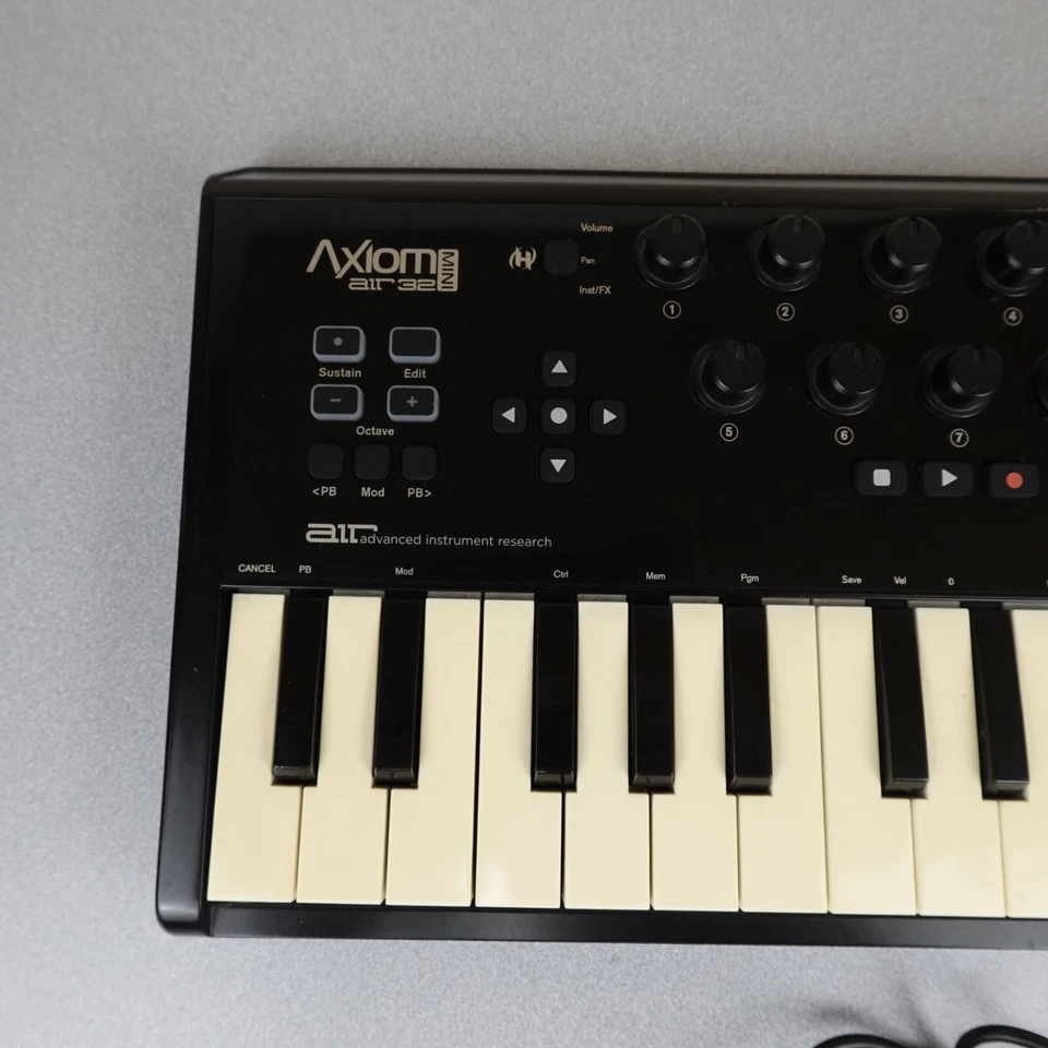 M-Audio Axiom AIR Mini 32 USB MIDI Keyboard w Drumpad Mac Android Windows DAW - Image 3 of 4