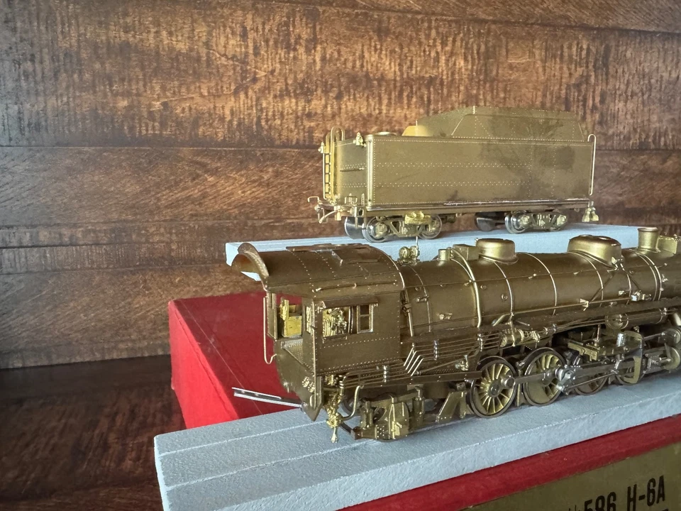 Key Imports HO Scale Brass Nickel Plate Road H-6A 2-8-2 Mikado #586 - Image 4 of 4