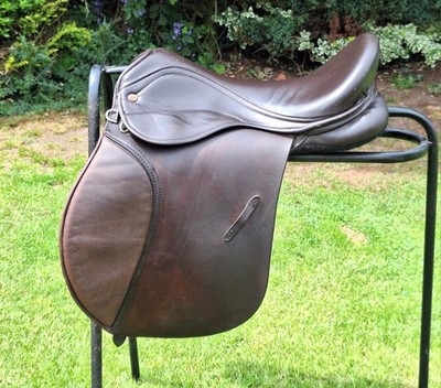 Fabulous Brown Saddle Company Genua GP Sattel 17,5'' breite Passform & verstellbar sehr guter Zustand