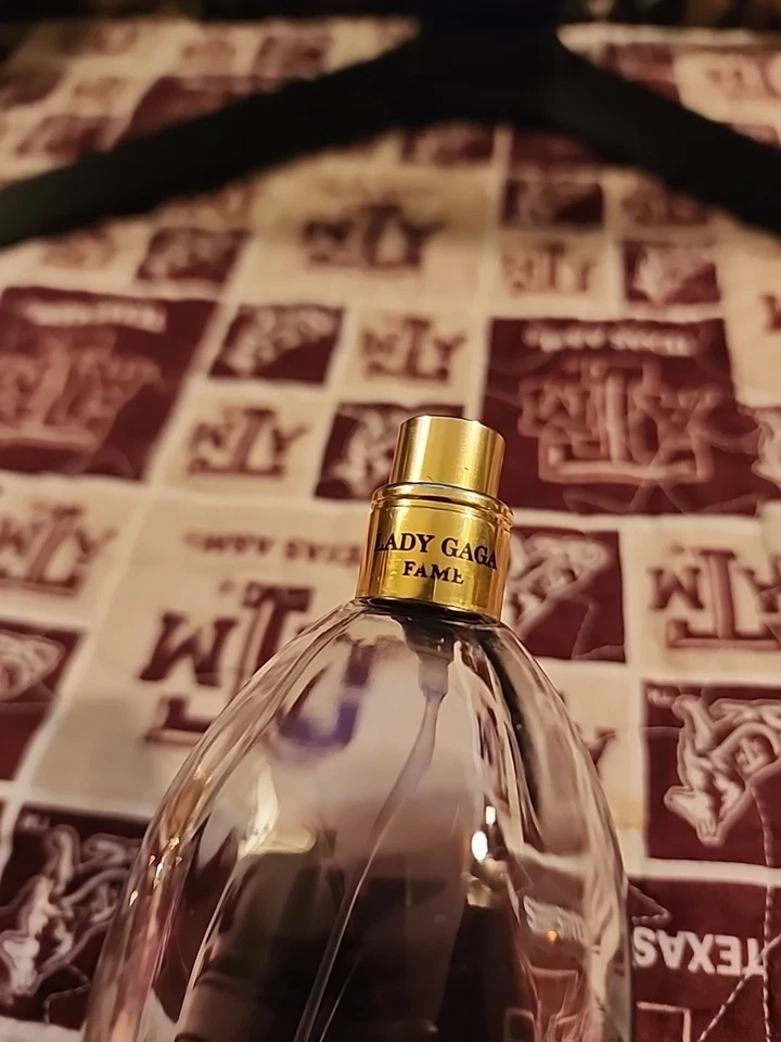 Lady Gaga Fame Black Fluid Eau De Parfum spray perfume 3,4 oz 100 ml sem caixa - Imagem 4 de 4