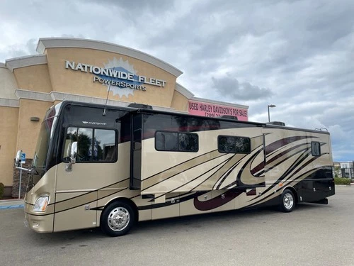 2014 Fleetwood Discovery Diesel Pusher RV Motorhome Model 40x 380 HP Class A