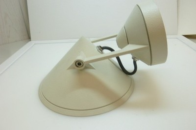 Strahler aus Guss,  in alle Richtungen schwenkbar.   LED oder Halogen