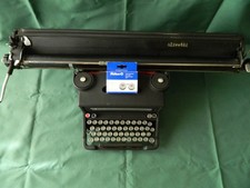 MACCHINA DA SCRIVERE OLIVETTI M40/3 CON RULLO LUNGO