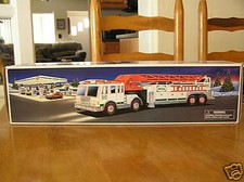 2000 HESS TRUCK- MIB !!!!