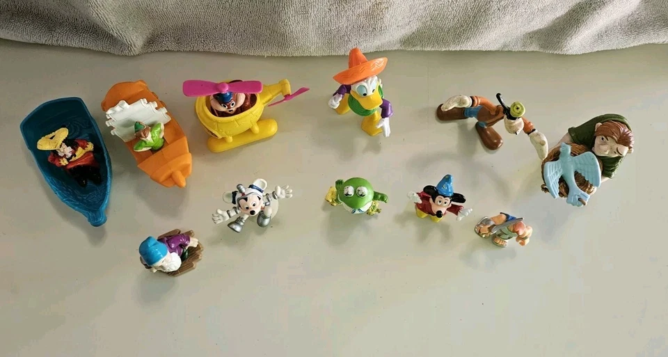 Figuras Disney - Lote de 11 - Mickey/Donald/Pan/Hook/Kermit/Hércules/Goofy/Quasimodo Foto 2 de 4