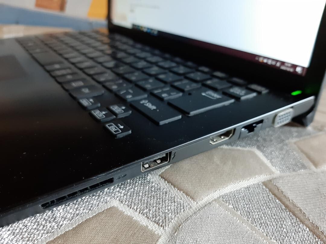 VAIO ProPG 8th generation Core i7 8550U 256G/NVMe 8G FHD Home