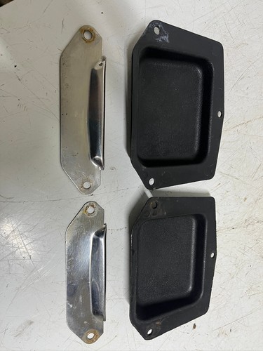 TRIUMPH SPITFIRE MK4 1500 INNER DOOR PULL HANDLES - 第 1/1 張圖片