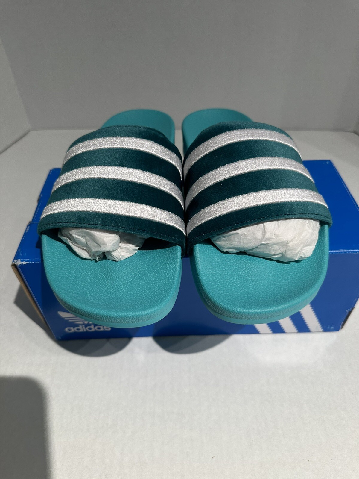 Sandali Adidas Adilette Comfort Slide da donna taglia 7 da donna lotto di 2