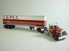 Brekina 1:87     Peterbilt  359  mit Auflieger  FEUERWEHR  USA  Fertigmodell
