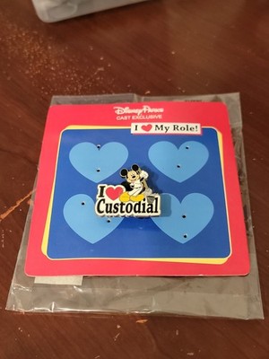 Disney Pin 78858 Mickey Custodial I Love My Role Cast Member Exclusive
