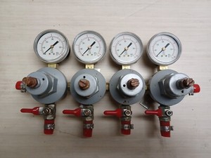 Four Product Secondary CO2 Regulator NOT TESTED
