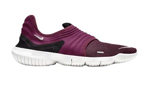 nike running free run flyknit trainers in berry