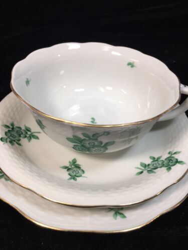 (2) Herend 'GREEN FLOWERS' TEA TRIO - Teacup, Saucer, Plate - Pattern #HER63 - Picture 5 of 12