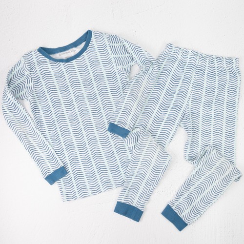 Burt's Bees Boys' Fitted Pajamas • blue/white zig-zag • 7 (GREAT CONDITION)