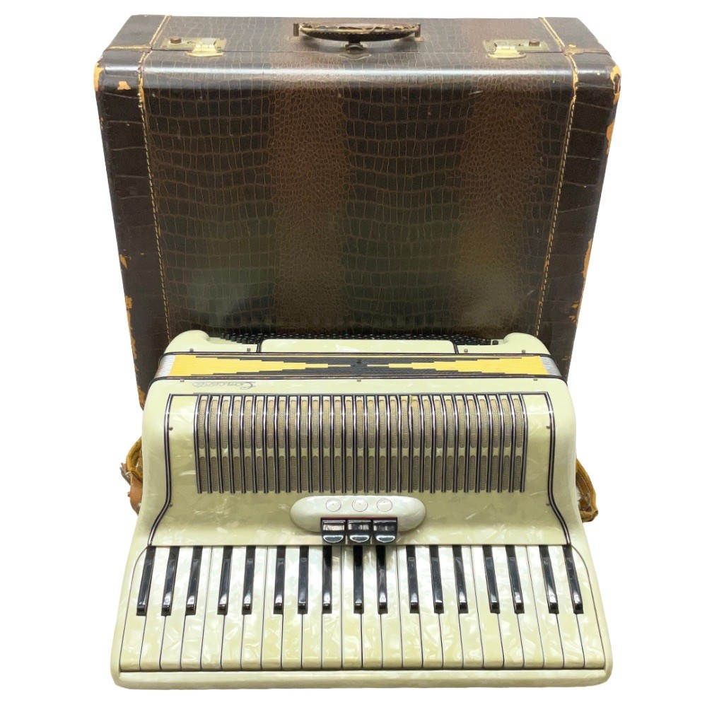 Silvio Marotta Concerto Piano Accordion Italy (41 key & 120 Bass