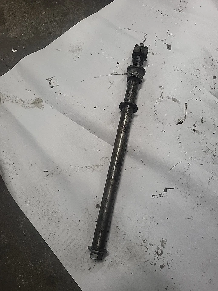 Eixo de roda traseira 98-02 2002 Kawasaki Vulcan 1500 VN1500P faixa média - Imagem 2 de 2