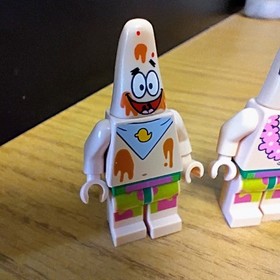 Two Lego Mini Figures Patrck Star 3818 Undersea Party Bib Ice Cream Spongebob