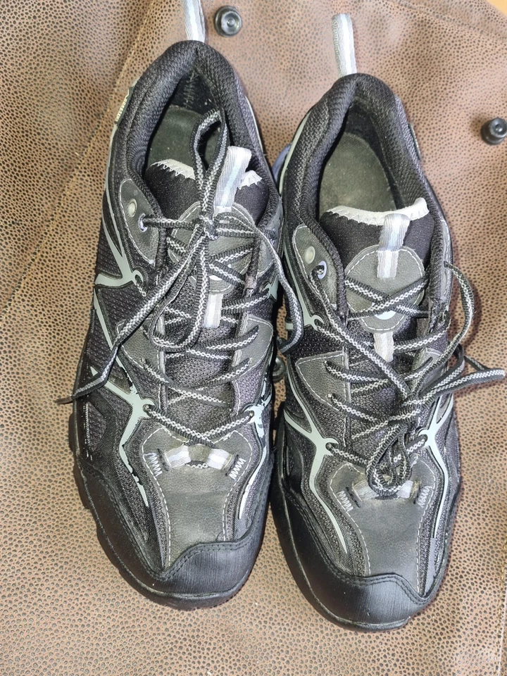 Merrell Goretex Outdoorschuhe Wanderschuhe Gr.41 UK 7,5 Schwarz/Grau