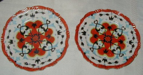 2 ANTIQUE PORCELAIN HAND PAINTED JAPANESE PLATES w BOLD DECORATION, MORIAGE