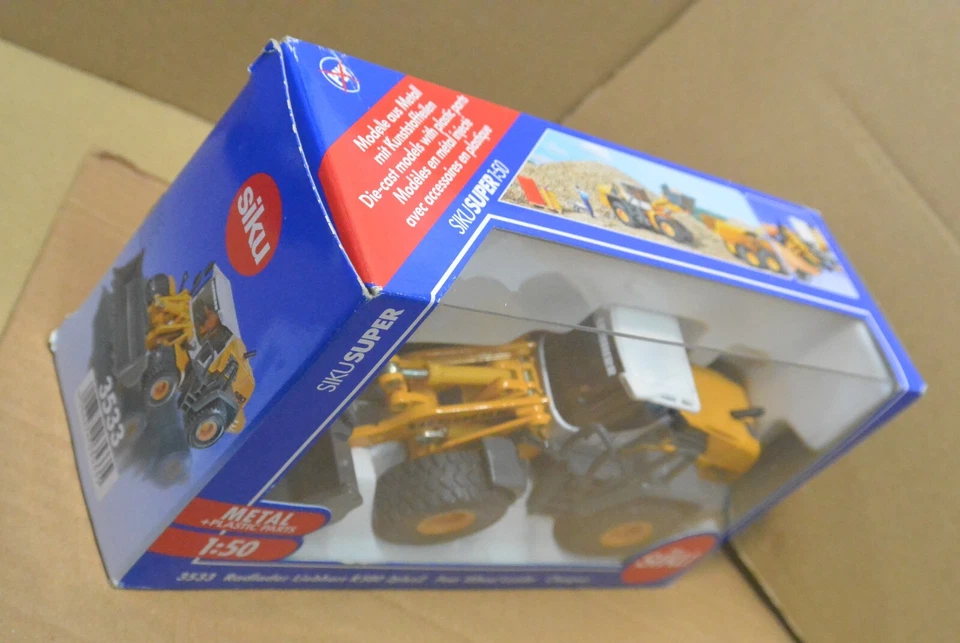 Siku 1:50 DieCast car Lierherr R 580 2plus2 Four Wheel Loader # 3533 - Image 2 of 4