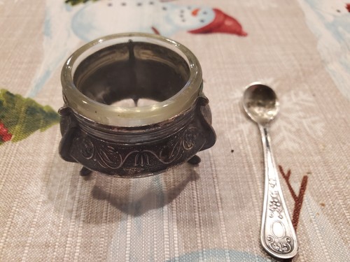 Ancienne cave à sel/moutarde ornée d'argent avec porte cuillère en verre années 60 - Photo 2/3