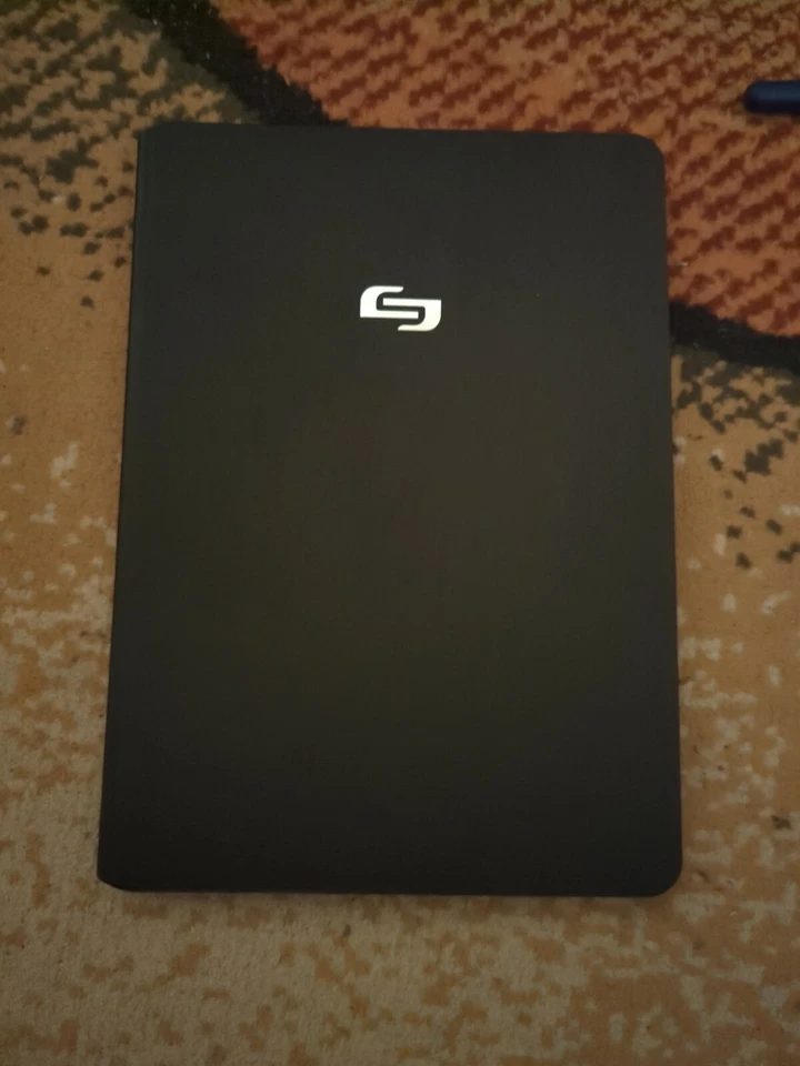 Solo Millennia Slim Case For iPad Air Gen 1 and Gen 2 - Image 2 of 4