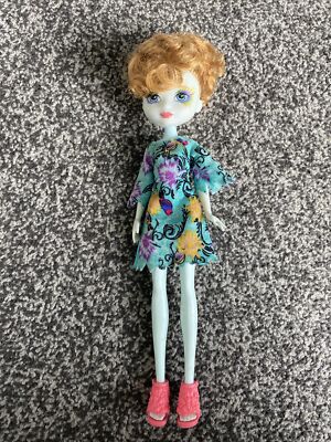 Mattel 2015 Ever After High - Dragon Games - Forest Pixies FEATHERLY Doll Bb12e