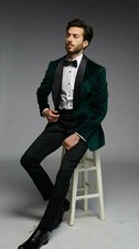 Men Green Smoking Jacket Velvet Designer Grooms Wedding Party Wear Blazers Coat