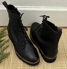 VIONIC Woman LANI Lace Up Bootie Size: 8