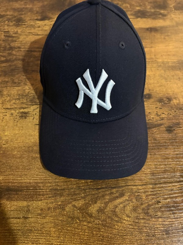 Yankees Fitted 2025 Post Season Hat for men Navy Blue size S/M