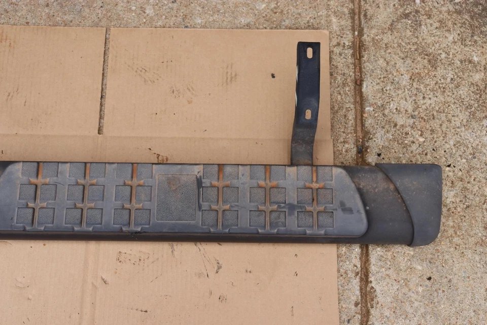 Toyota 4runner 2010-2023 lado del pasajero derecho estribo placa de escalón OEM Foto 2 de 4