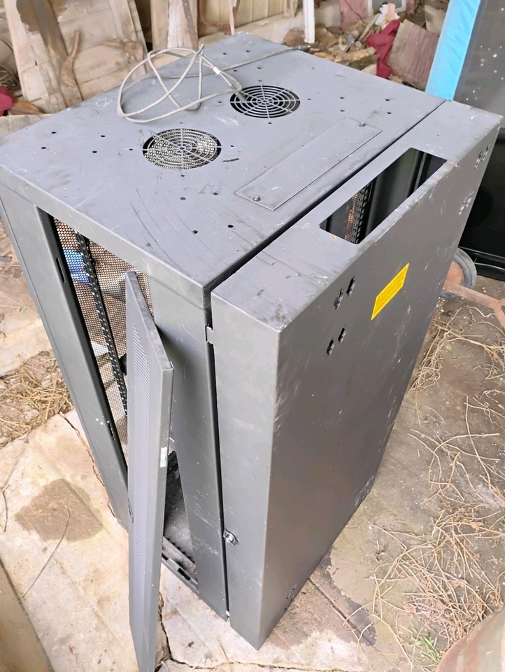 Tripp Lite SRW26US 26in Wall-Mount Server Rack Enclosure Network ...