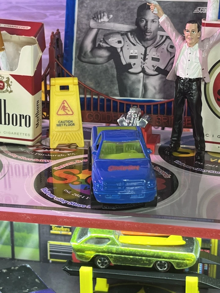 Racing Champions 2003 Dodge Truck Scooby Doo Shaggy 1:64 Blue Diecast USEDNMCond - Image 3 of 4