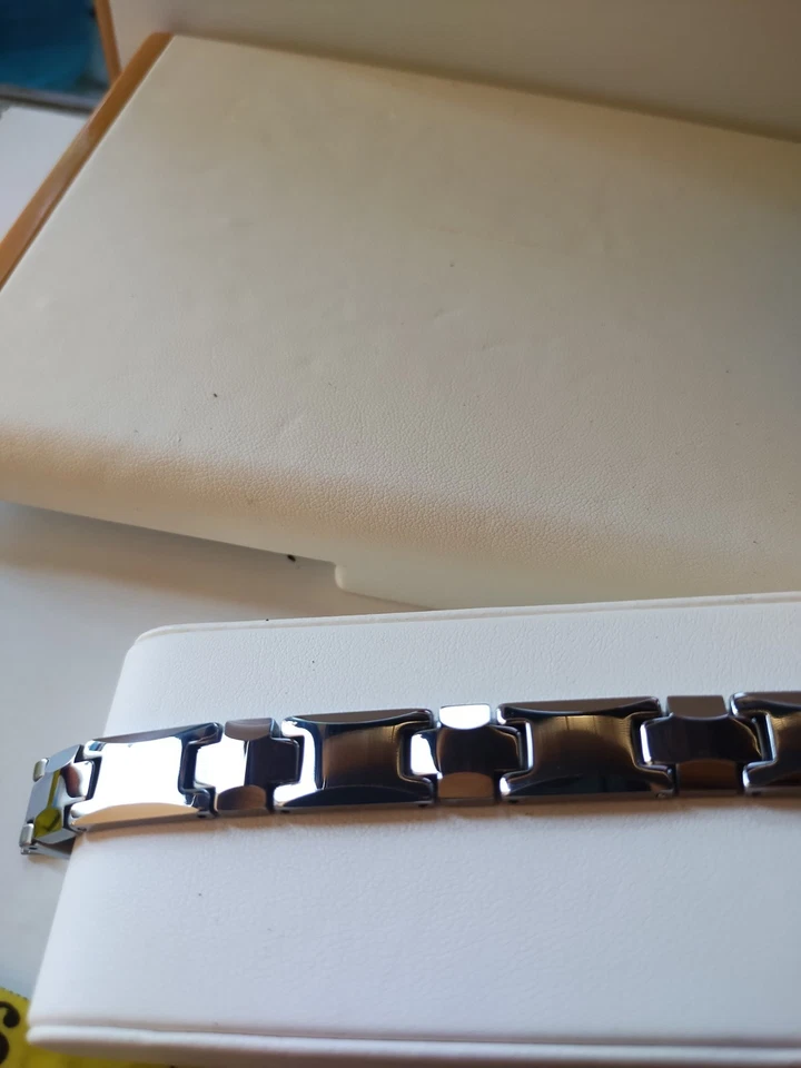 Pulsera carburo de tungsteno Foto 2 de 4