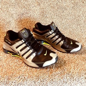 nike shox nz prata e amarelo