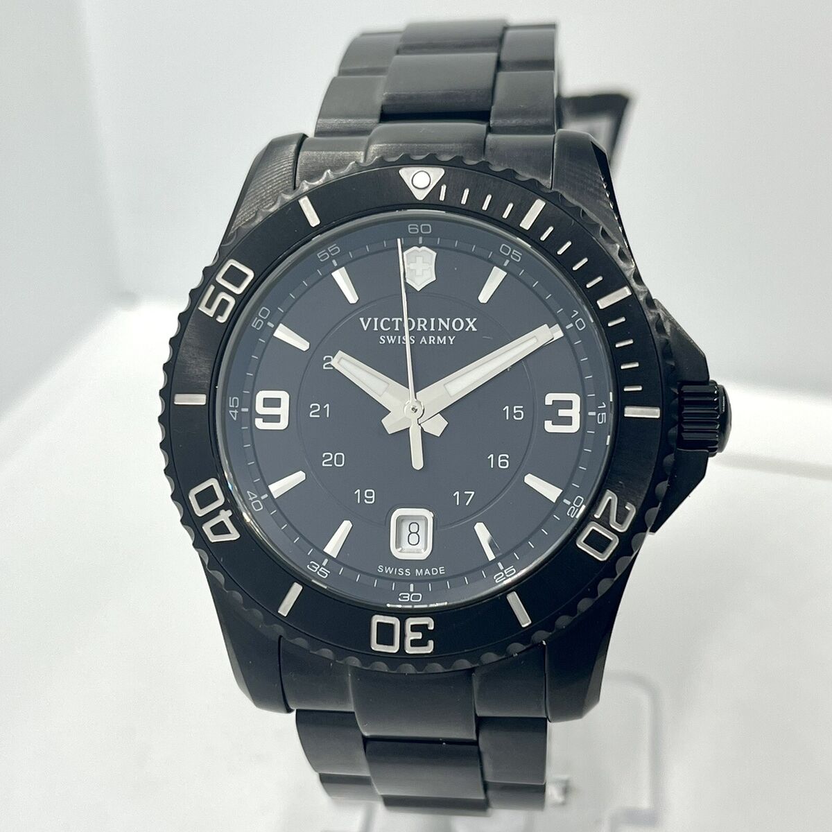 Victorinox Swiss Army Men's Maverick All Black Sapphire Victorinox Swiss Army Men's Maverick All Black Sapphire