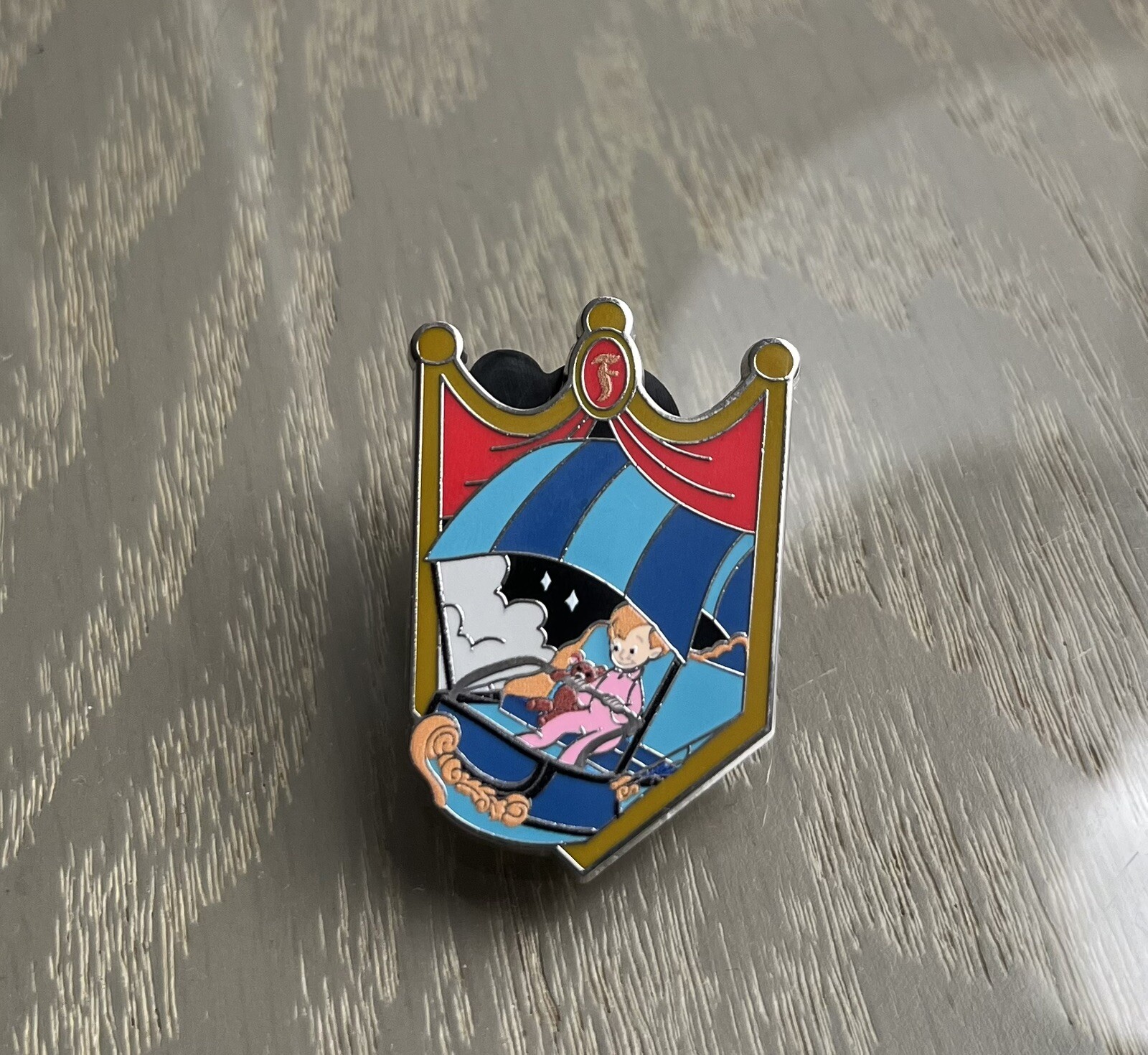 2024 DISNEY FANTASYLAND CREST HIDDEN MYSTERY PIN MICHAEL PETER PAN'S FLIGHT