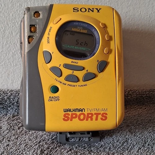 Vintage SONY Walkman TV/FM/AM SPORTS radio cassette player WM-FS495 am fm TV old