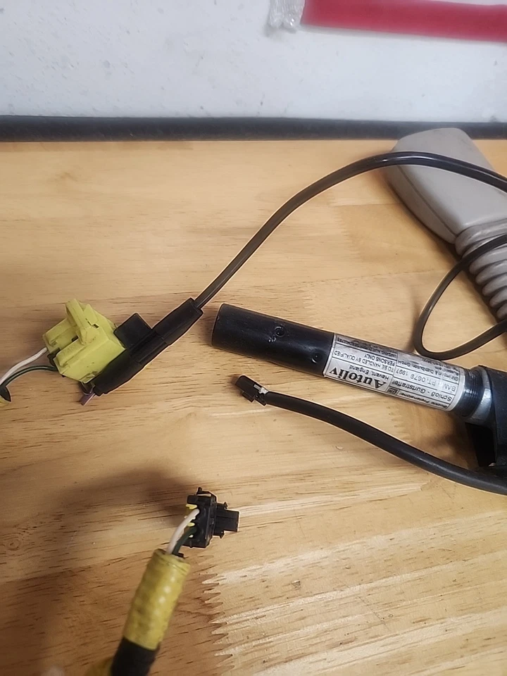 Cadillac Sevilla 1998-2004 OEM conductor izquierdo cinturón de seguridad cinturón hebilla pestillo Foto 2 de 4