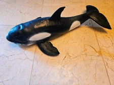 Vintage Large Rubber Realistic Orca Killer Whale 19 Inches