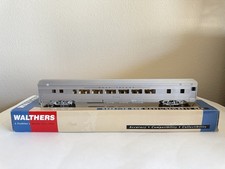 Walthers HO Rock Island 85' Budd 52-Seat Coach 932-6392