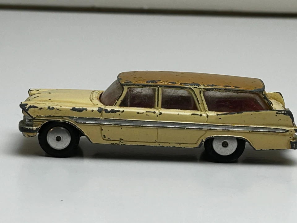Corgi No. 219 Plymouth Sports Station Wagon - Image 3 of 4