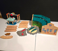 Thomas Friends Train Tank Engine Wooden Railway Roundhouse Shed Track Lot