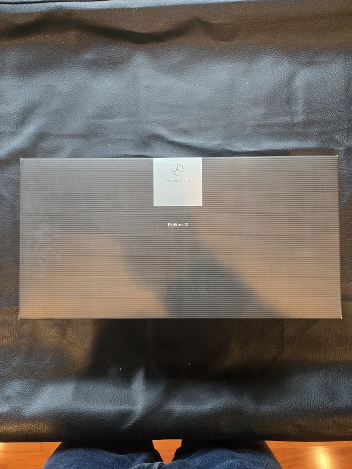 NOVO AUTOart Mercedes Benz G-Wagon 1:18 - Edição G - Modelo de revendedor - B6 696 2143 - Imagem 4 de 4