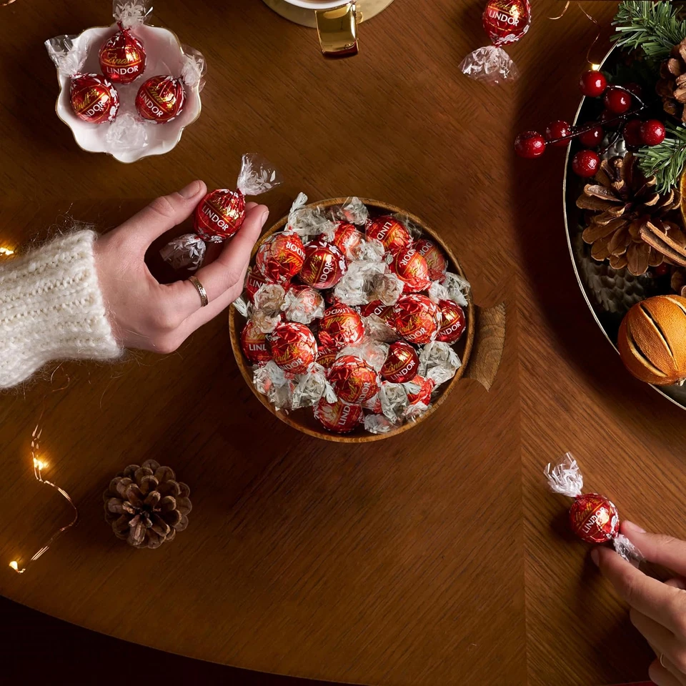 LINDOR Milk Chocolate Truffles with Melting Center, 25.4 Oz., 60 Count - Image 2 of 4