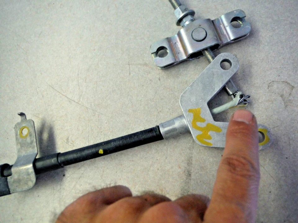 05-15 Toyota Tacoma Emergency Parking Brake Pedal w/ Cable Assembly 46120-04010 Foto 4 de 4