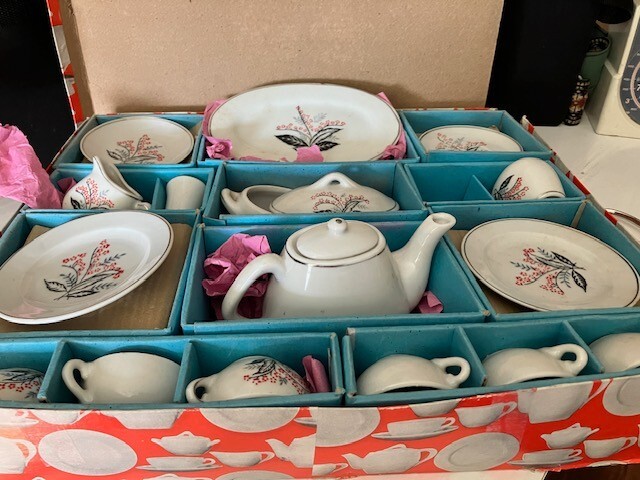 vintage service for 6 MIJ doll dishes in ORIGINAL BOX
