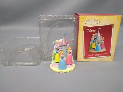 2004 Hallmark Disney THREE BEAUTIFUL PRINCESSES Christmas Ornament A16